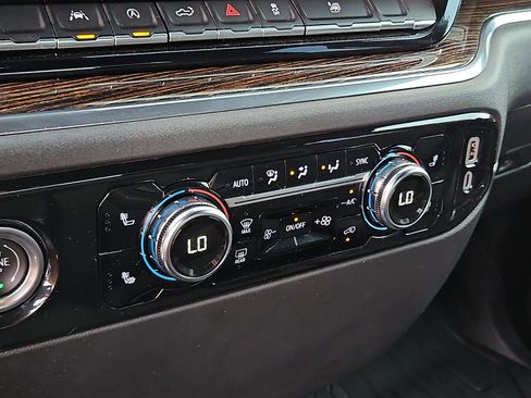 Certified 2023 GMC Sierra 1500 Elevation w/ LPO, Elevation Black Package AWD/4WD image 15