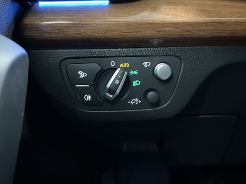 Used 2022 Audi Q5 e Prestige w/ Prestige Package image 26