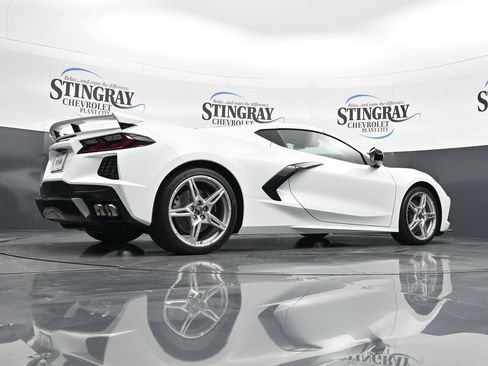 Used 2025 Chevrolet Corvette Stingray Premium Cpe w/ Z51 Performance Package RWD image 35