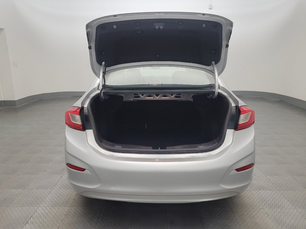 Used 2018 Chevrolet Cruze LT w/ Convenience Package FWD image 29