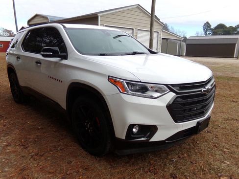 Used 2021 Chevrolet Traverse Premier w/ Redline Edition image 4