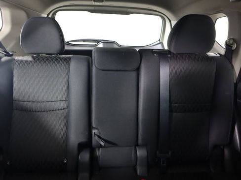 Used 2018 Nissan Rogue S image 28