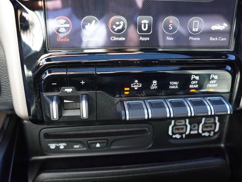 Certified 2019 RAM 1500 Laramie image 30