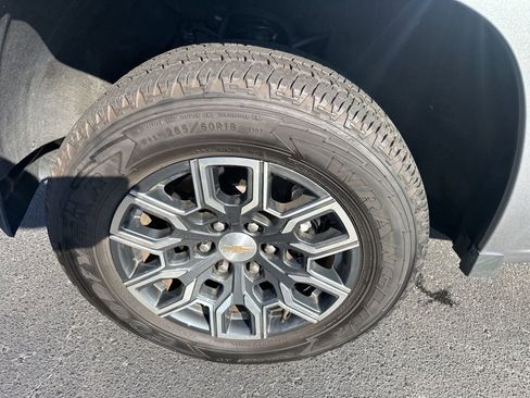 Used 2024 Chevrolet Colorado LT w/ LT Convenience Package III image 10