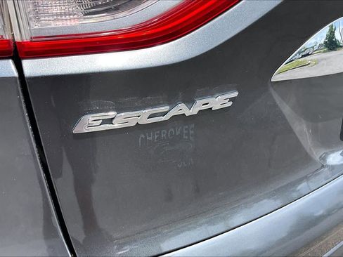 Used 2015 Ford Escape Titanium FWD image 29