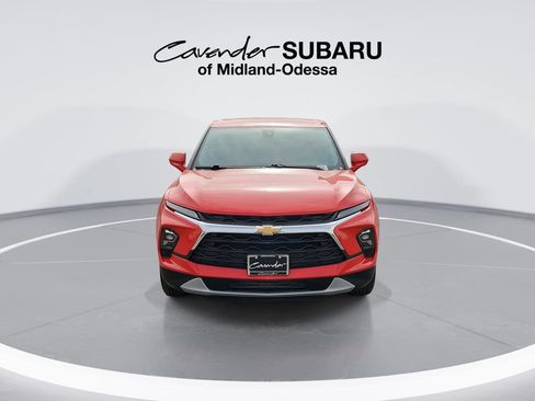 Used 2025 Chevrolet Blazer LT FWD image 3
