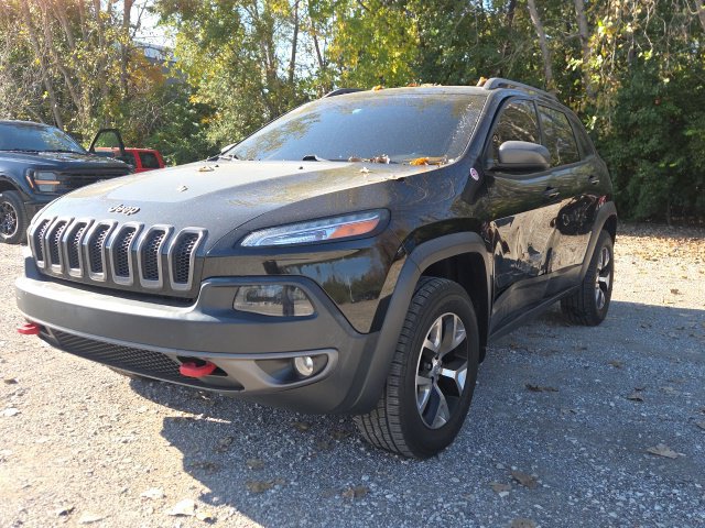 Used 2015 Jeep Cherokee Trailhawk w/ Trailer Tow Group AWD/4WD image 2