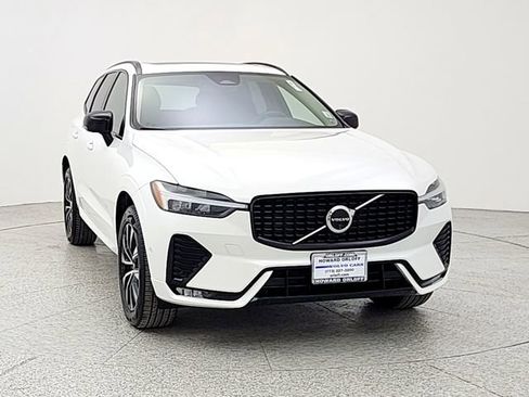 Used 2025 Volvo XC60 B5 Plus image 2