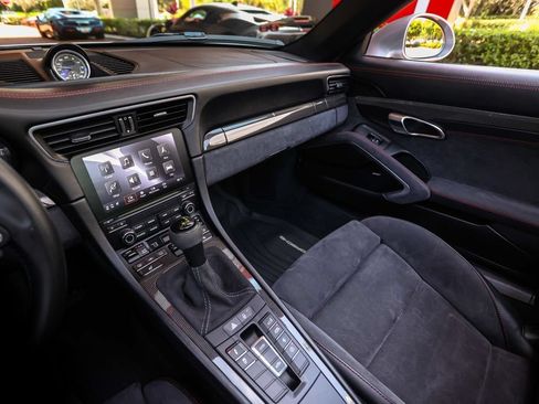 Used 2018 Porsche 911 Targa 4 GTS w/ GTS Interior Package AWD/4WD image 27