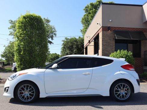 Used 2013 Hyundai Veloster Turbo FWD image 10