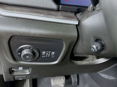 Used 2023 Jeep Grand Cherokee Overland image 22