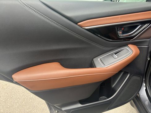 Used 2022 Subaru Outback Touring AWD/4WD image 9