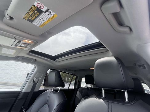 Used 2023 Toyota Highlander XLE image 52