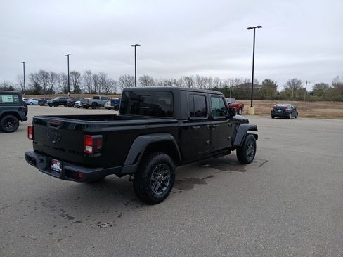 New 2026 Jeep Gladiator Sport image 7