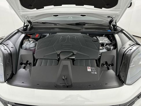 New 2026 Porsche Cayenne E-Hybrid Coupe image 31