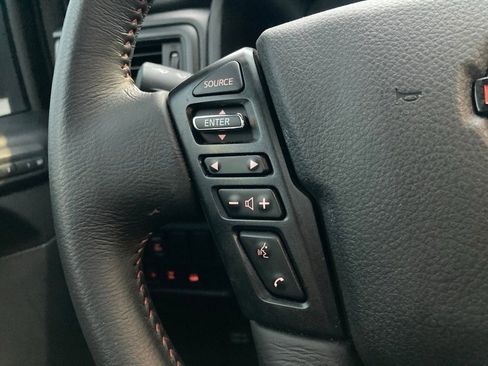 Used 2024 Nissan Titan PRO-4X w/ Pro-4x Convenience Package image 17