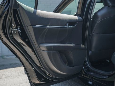 Used 2019 Toyota Camry XLE FWD image 26