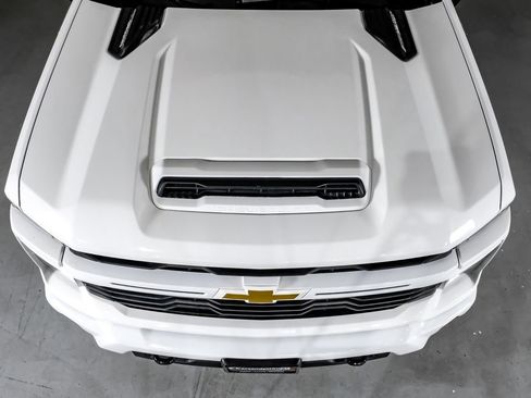 Used 2025 Chevrolet Silverado 2500 LT AWD/4WD image 39