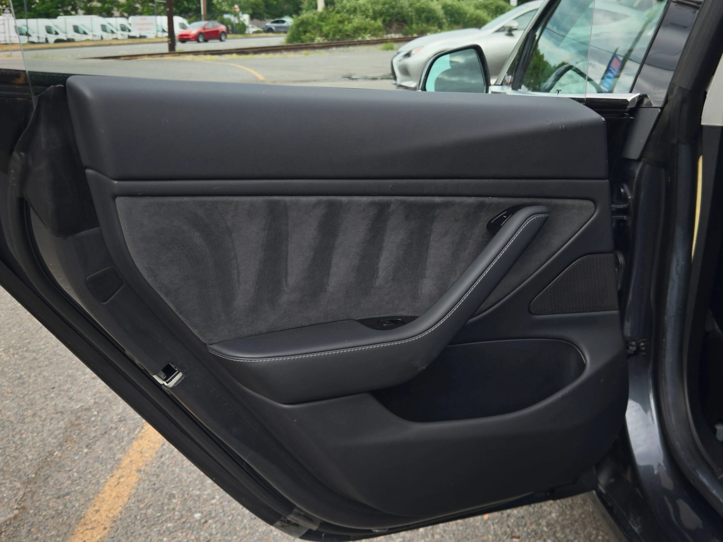 Used 2018 Tesla Model 3 Long Range RWD image 36