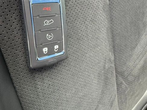 New 2025 Jeep Grand Cherokee Altitude image 29