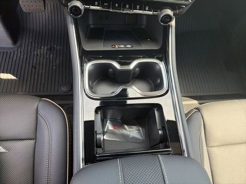 New 2026 Chevrolet Traverse High Country w/ LPO, Floor Liner Package image 24