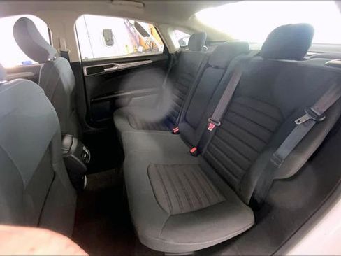Used 2019 Ford Fusion SE FWD image 27