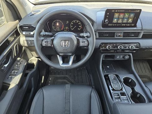 New 2025 Honda Pilot Touring image 15