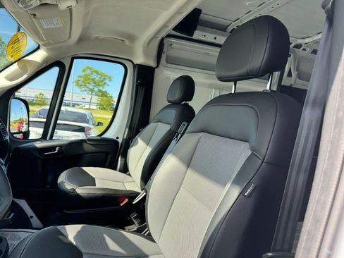 Used 2026 RAM ProMaster 2500 w/ Convenience Group FWD image 10