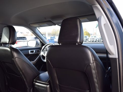 Used 2023 Ford Explorer XLT w/ Equipment Group 202A image 33