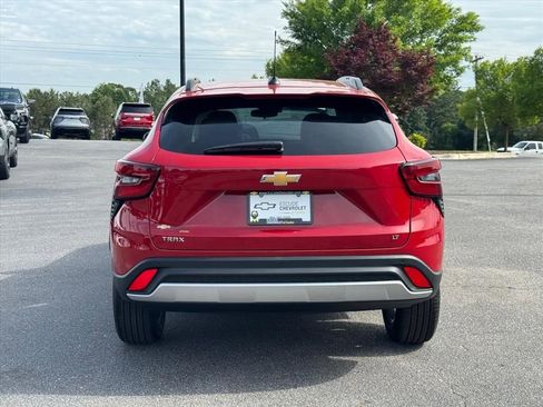 New 2026 Chevrolet Trax LT w/ Driver Confidence Package FWD image 4