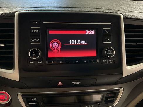 Used 2016 Honda Pilot LX image 22