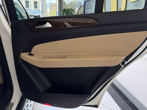 Used 2017 Mercedes-Benz GLS 450 4MATIC image 28