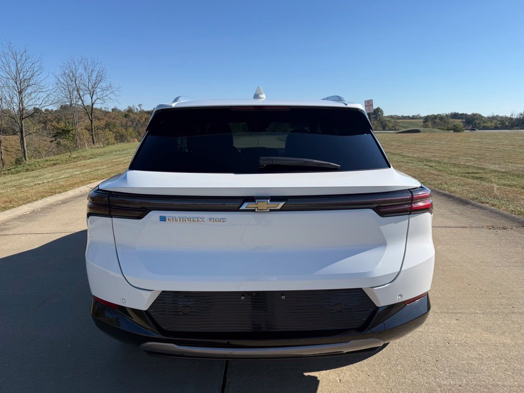 Used 2024 Chevrolet Equinox EV LT AWD/4WD image 4