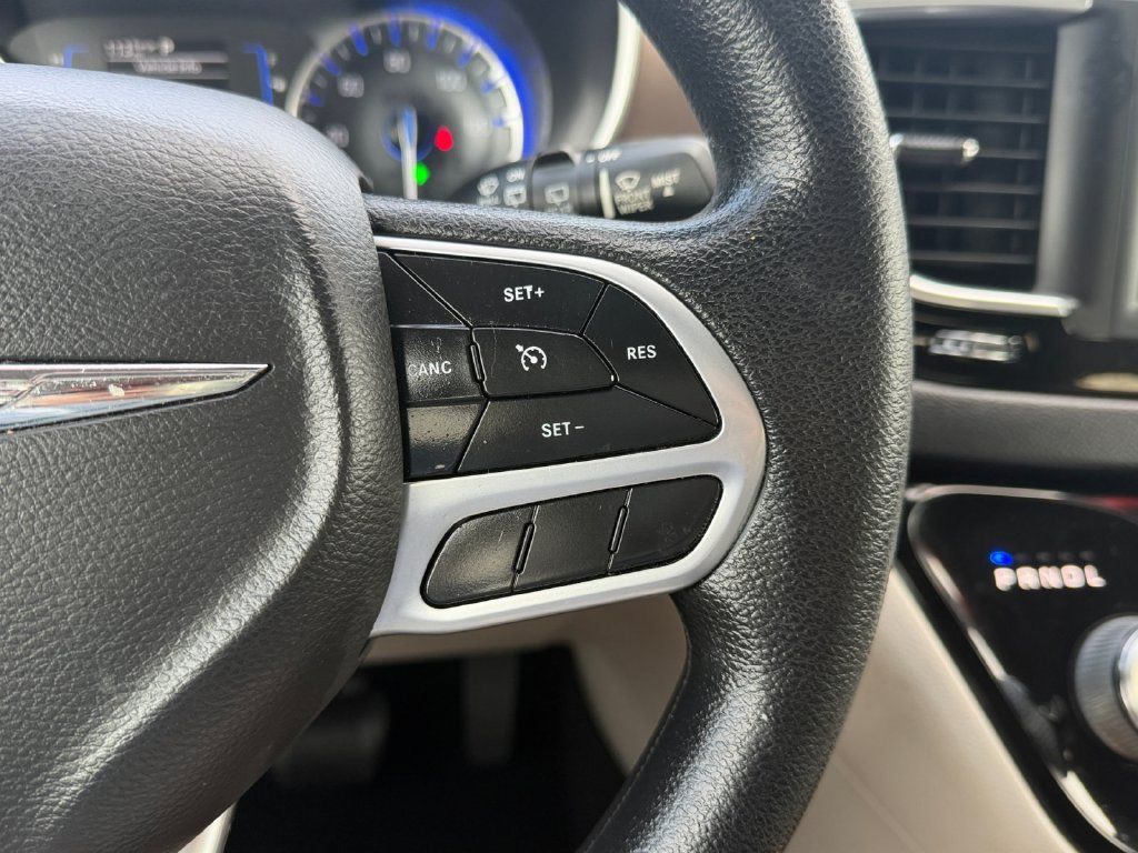 Used 2021 Chrysler Voyager Lxi FWD image 25