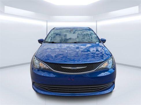 Used 2019 Chrysler Pacifica LX w/ Tire & Wheel Group image 8