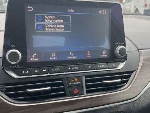 Used 2024 Nissan Altima 2.5 SV FWD image 44
