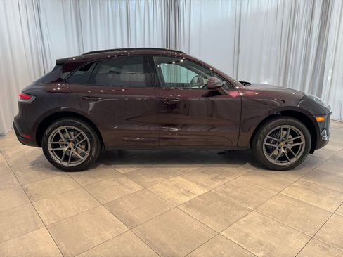 Used 2025 Porsche Macan image 8