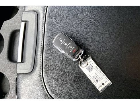 Used 2025 RAM 2500 Big Horn AWD/4WD image 35