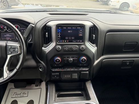 Used 2021 Chevrolet Silverado 1500 LT Trail Boss w/ Convenience Package II AWD/4WD image 16