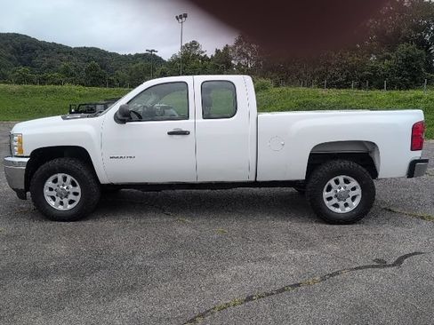 Used 2012 Chevrolet Silverado 2500 W/T AWD/4WD image 5