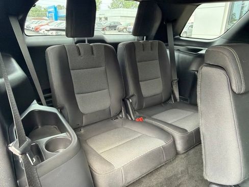 Used 2016 Ford Explorer XLT AWD/4WD image 18
