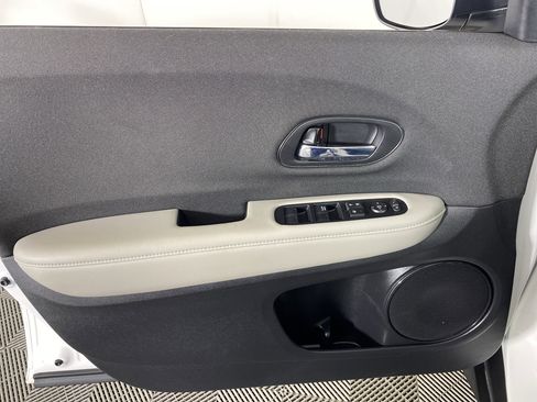 Used 2022 Honda HR-V LX image 13