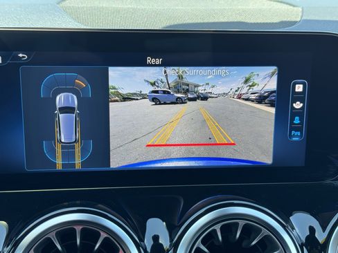 Used 2024 Mercedes-Benz GLB 250 image 21