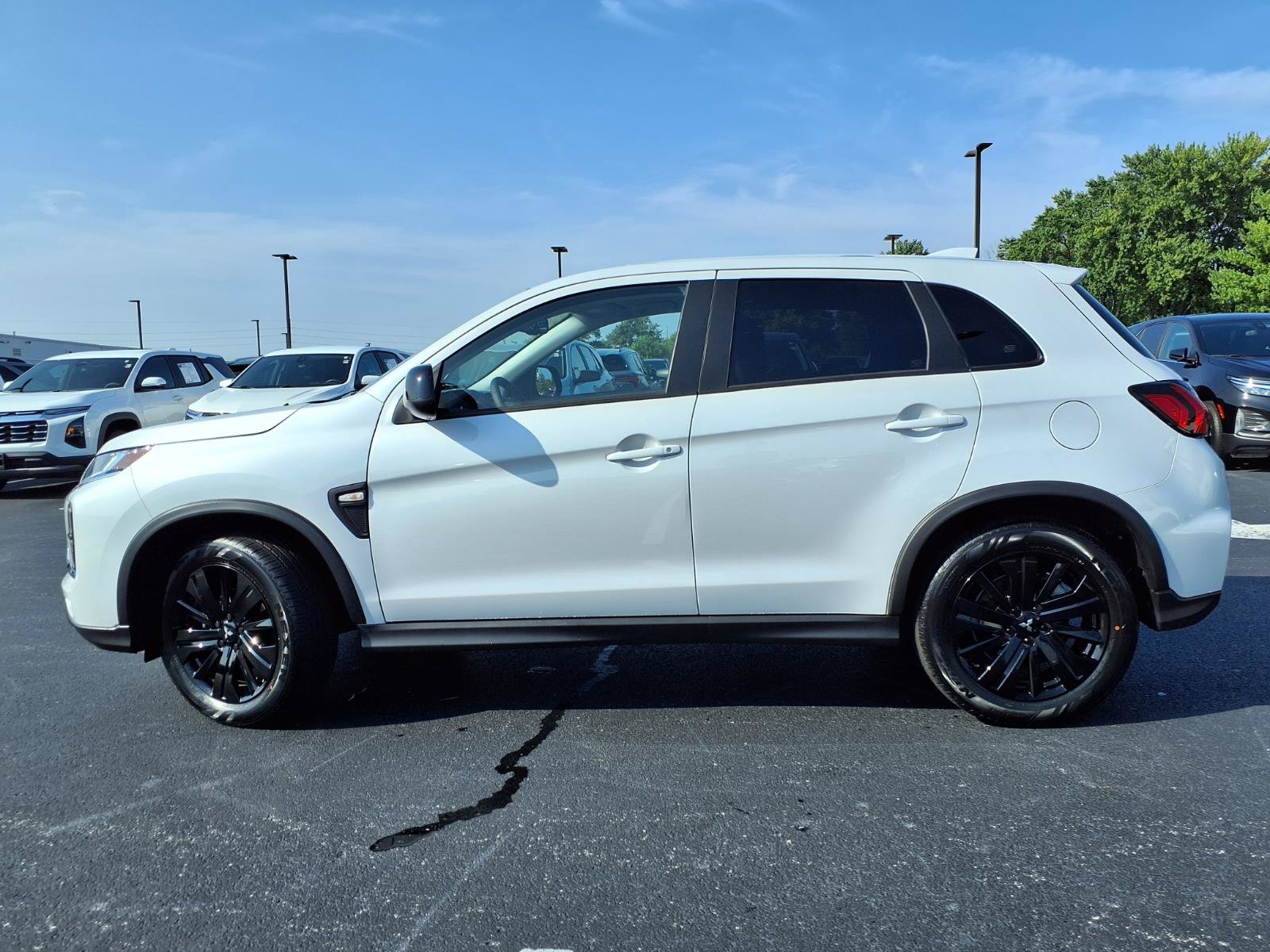 Used 2025 Mitsubishi Outlander Sport LE AWD/4WD image 28