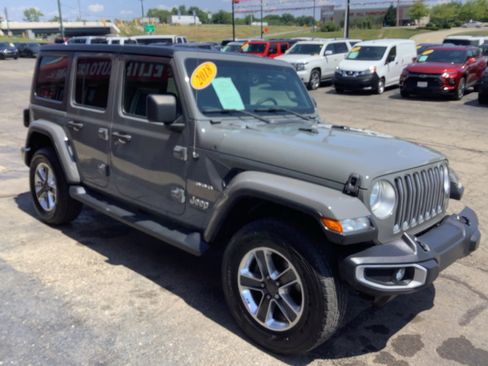 Used 2018 Jeep Wrangler Unlimited Sahara image 5