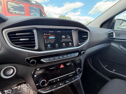 Used 2019 Hyundai Ioniq Blue FWD image 17