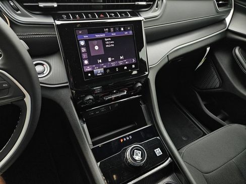 New 2026 Jeep Grand Cherokee L Laredo RWD image 17
