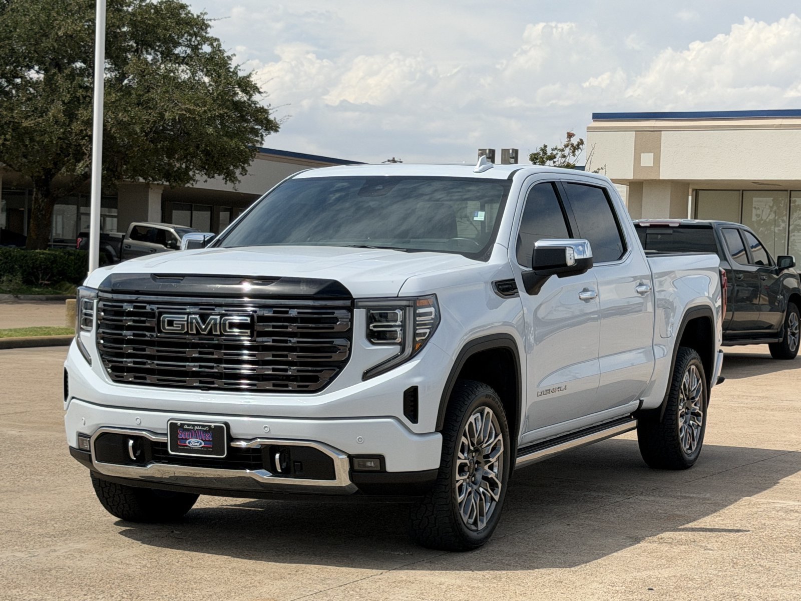 Used 2026 GMC Sierra 1500 Denali Ultimate AWD/4WD image 8