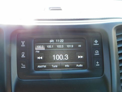 Used 2015 Jeep Cherokee Latitude FWD image 12