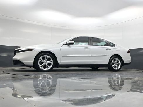 Used 2023 Honda Accord LX image 27